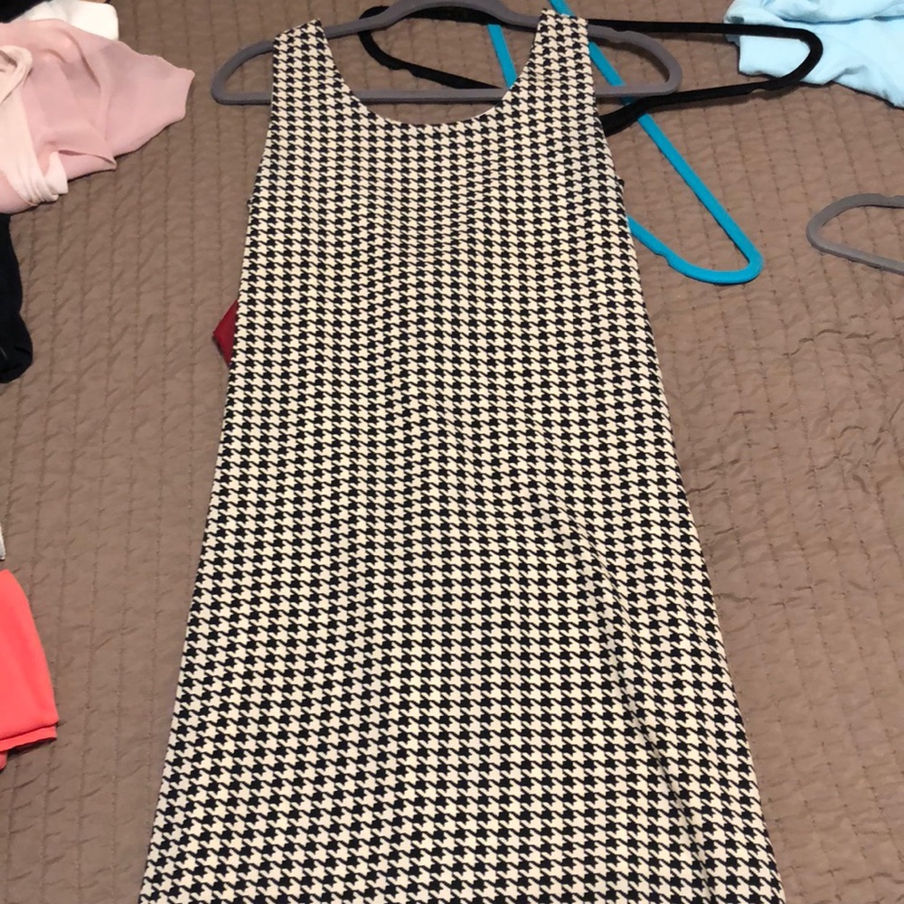Black/ Cream Maroon Dress
